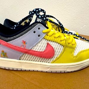 Nike Xavier Schipani x Dunk SB Low Be True - Trans Joy ( Size 2.5 )  kids